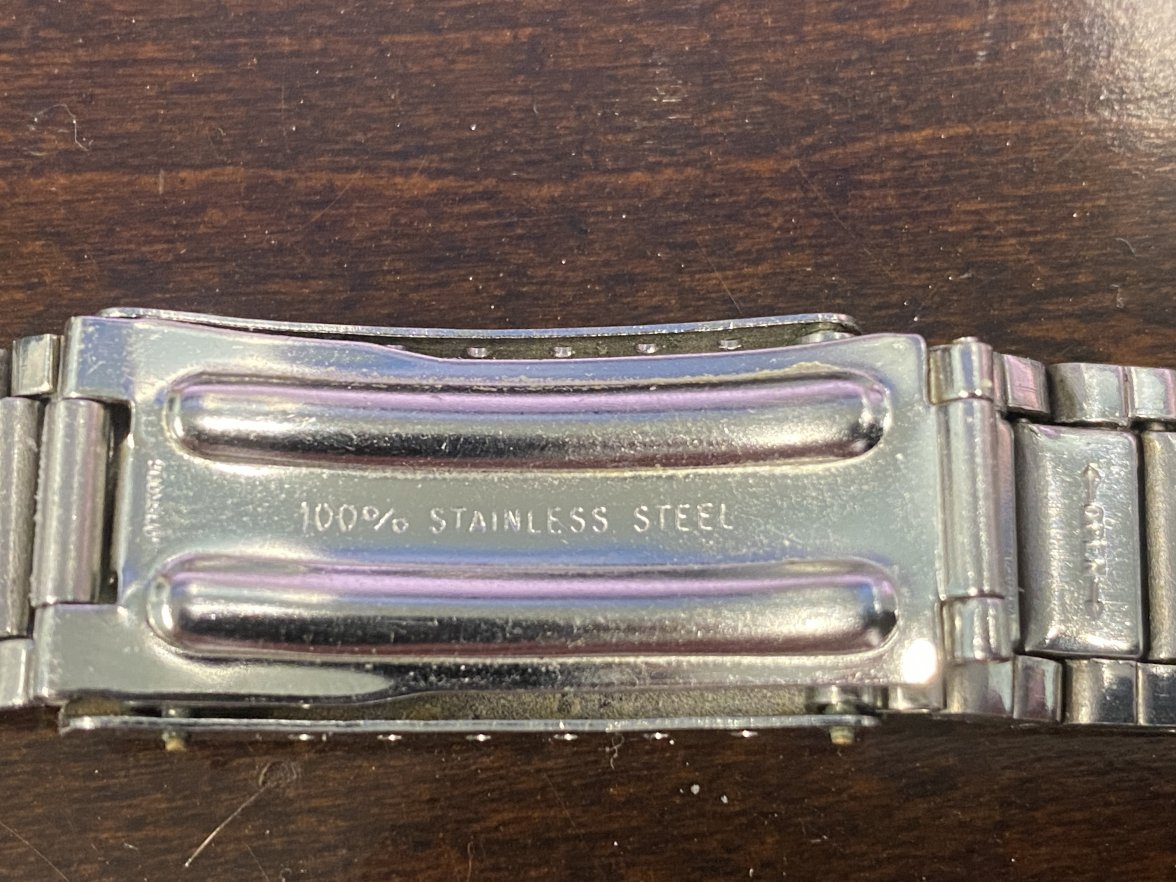 Clasp View with 100% Stainless Steel on Back.JPG