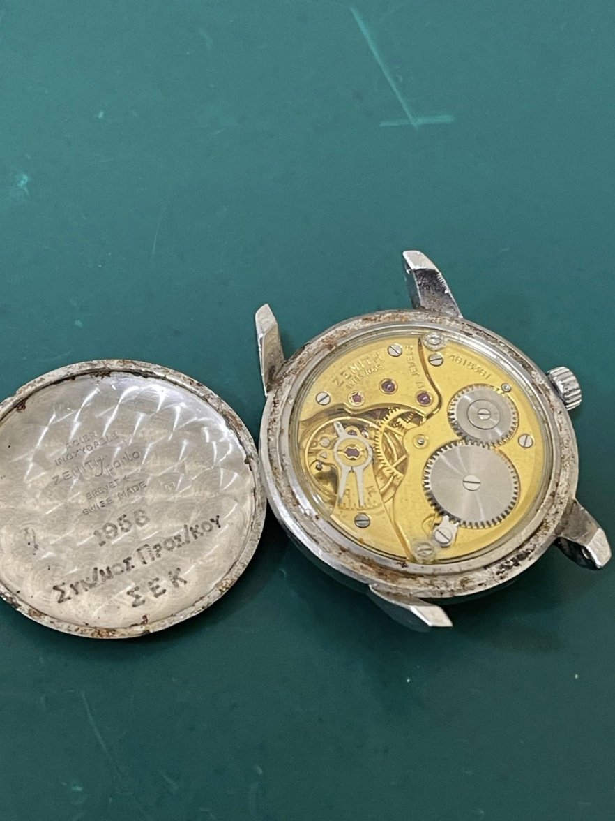 movt and caseback.jpg