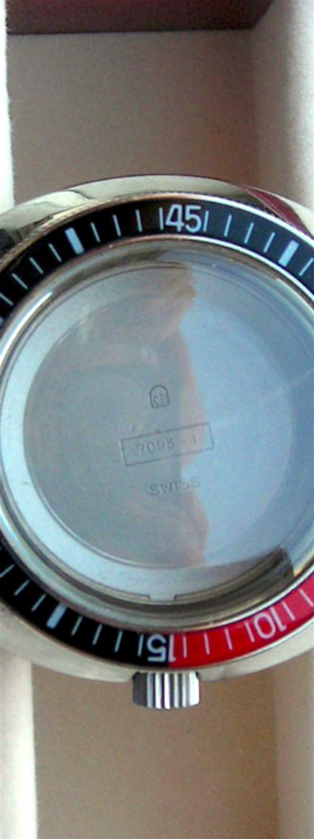 medium_129536-fs-vintage-bulova-oceanographer-snorkel-666-nos-case-shell-n4.jpg