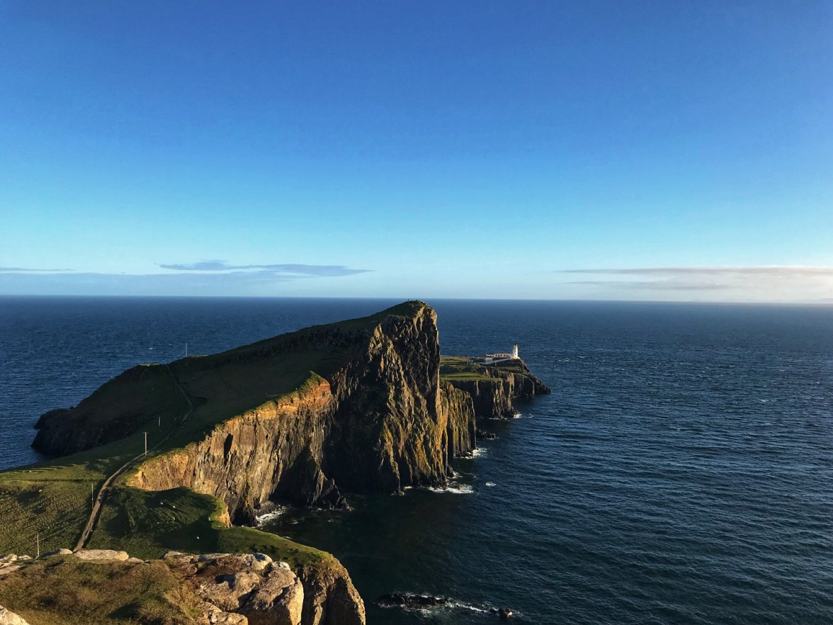 11 Neist lighthouse low.jpg